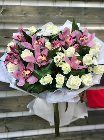 Букет цветов из: Розы и Хризантемы в Старково