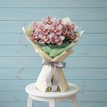Букет цветов из:  Орхидеи и Розы в Старково