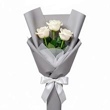 Букет 3 белые розы в Старково