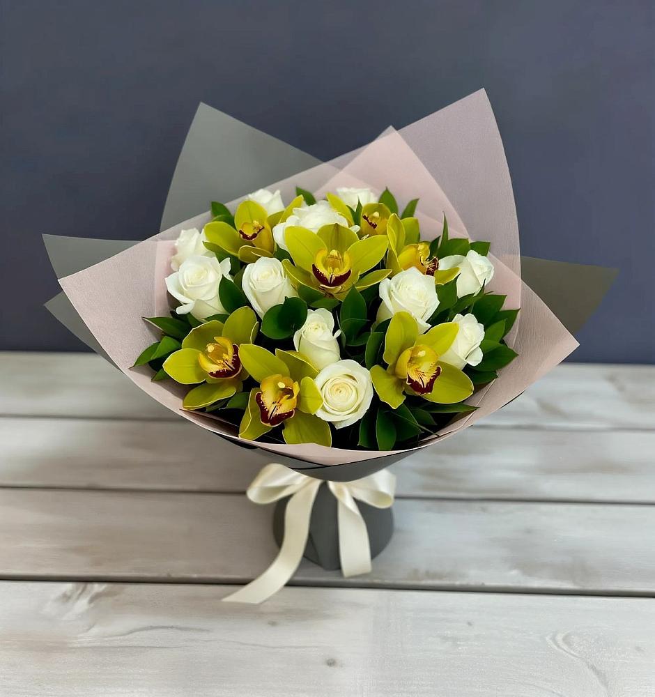 Букет цветов из: Орхидеи и Розы в Старково