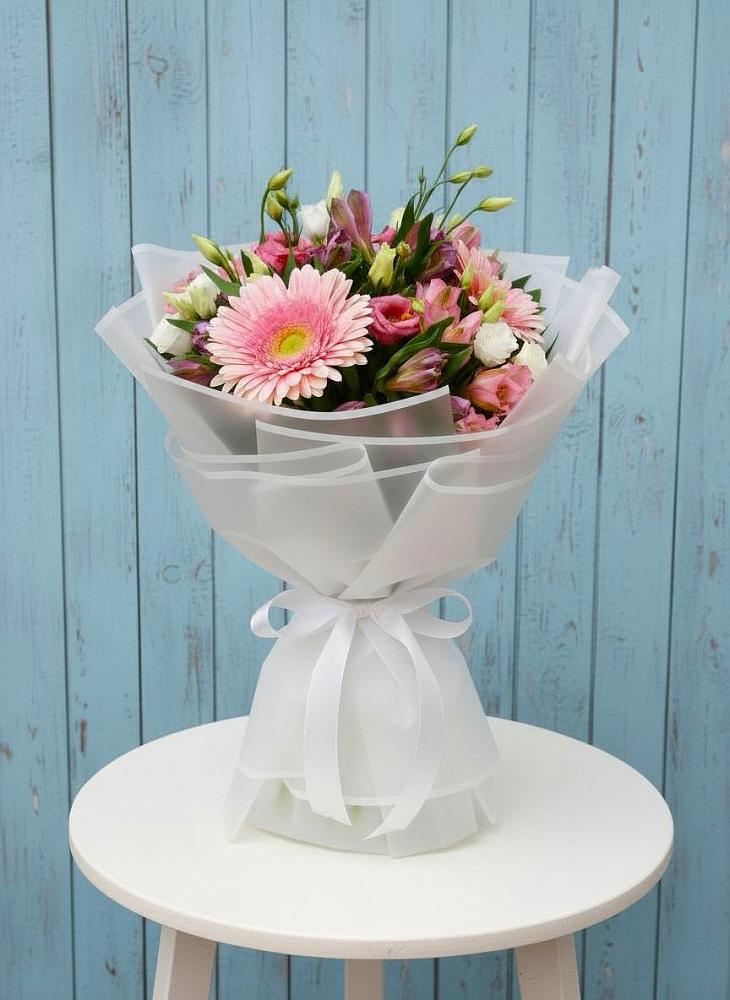 Букет цветов из: Герберы, Альстромерии и Лизиантусы в Старково