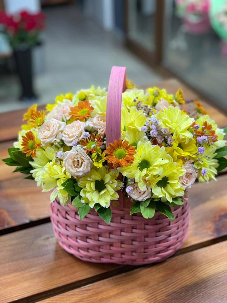 Цветочная композиция из Хризантемы и Розы в корзине в Старково