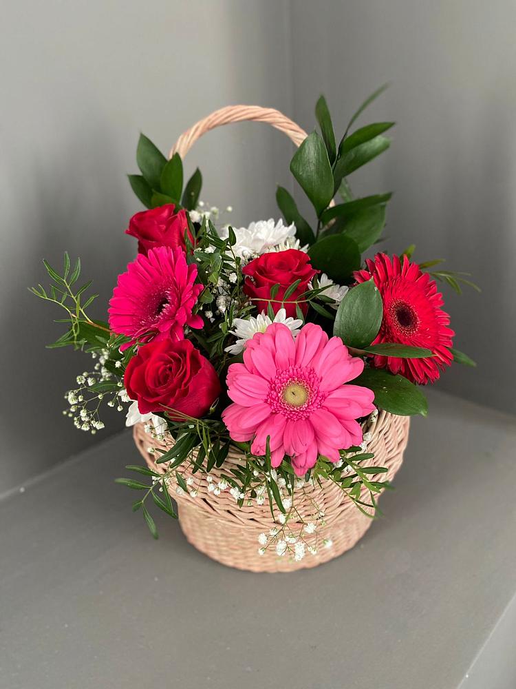 Цветочная композиция из Розы, Хризантемы и Герберы в корзине в Старково