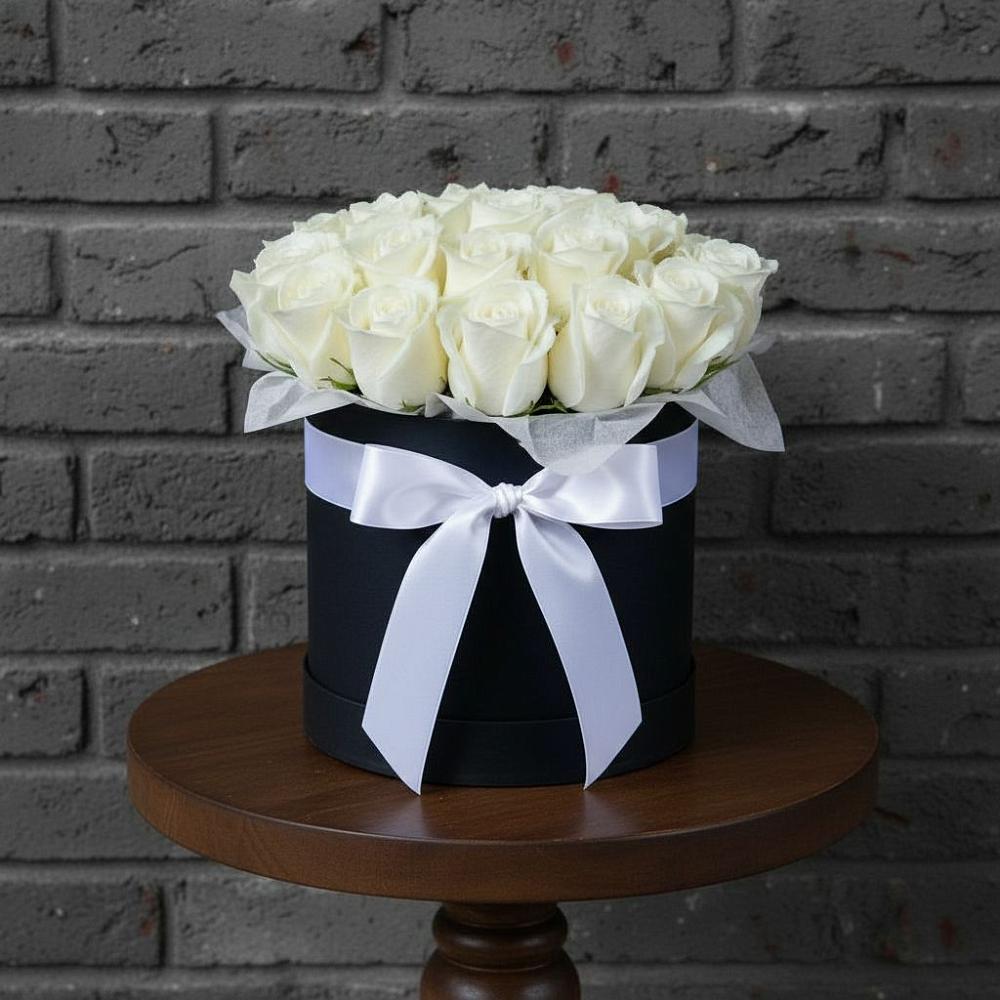 Цветочная композиция из Розы в шляпной коробке в Старково