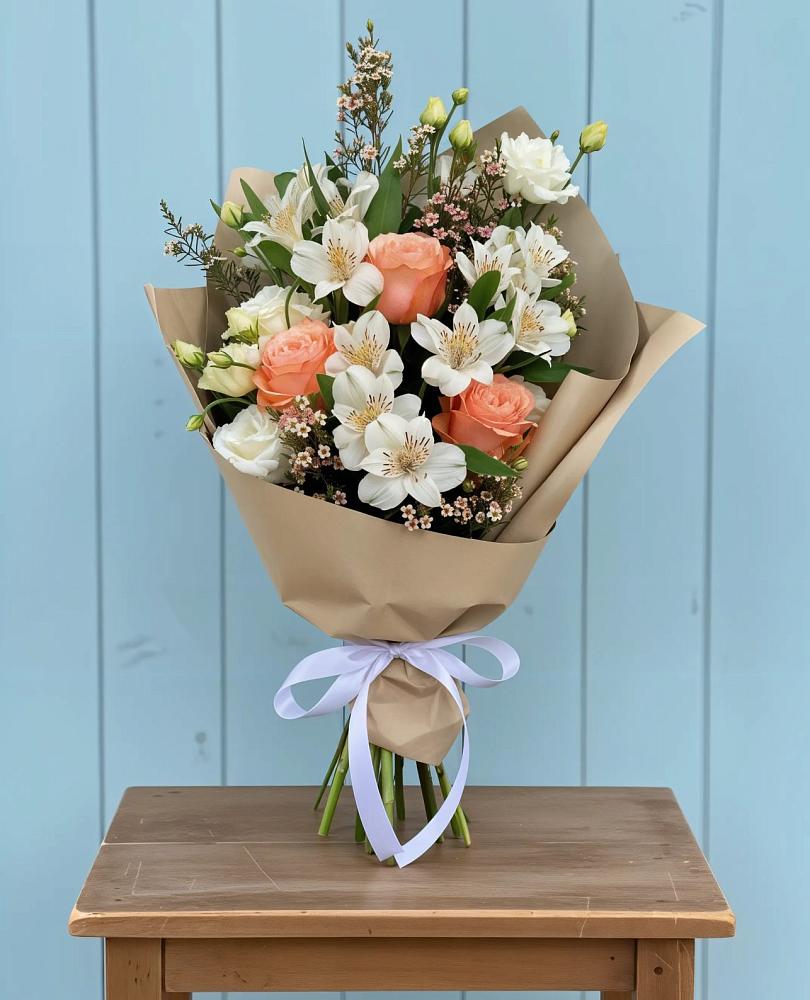 Букет цветов из: Альстромерии, Лизиантусы, Розы и Хризантемы в Старково