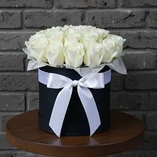 Цветочная композиция из Розы в шляпной коробке в Старково